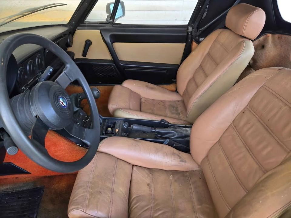 1989 Alfa Romeo 102-Series 2000 - Image 2 of 8