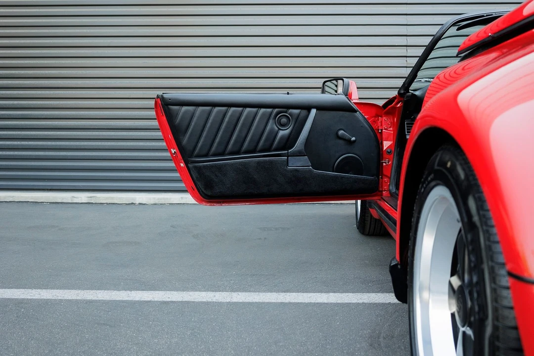 1989 Porsche 911 Carrera 3.2 - Image 6 of 31