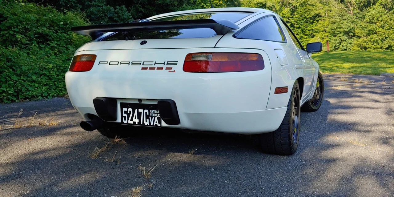 1989 Porsche 928 S4 - Image 2 of 31