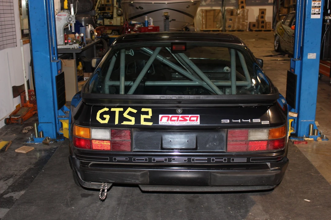 1989 Porsche 944 S2 - Image 2 of 18