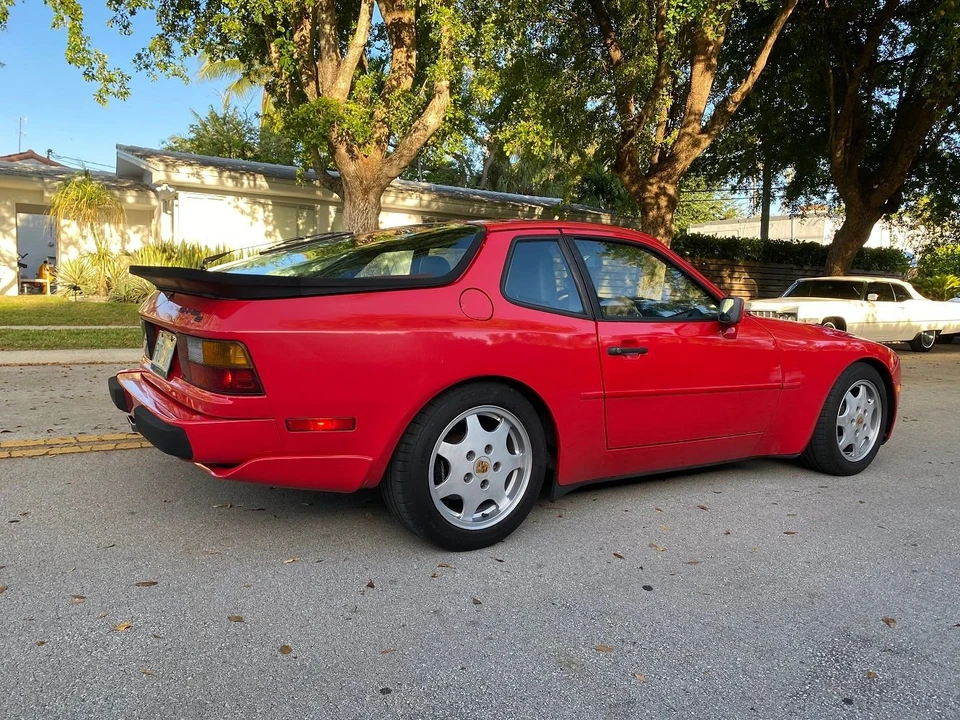 1989 Porsche 944 S2 - Image 5 of 25