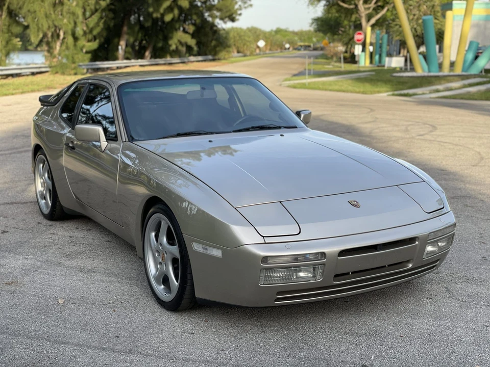 1989 Porsche 944 Turbo - Image 2 of 18