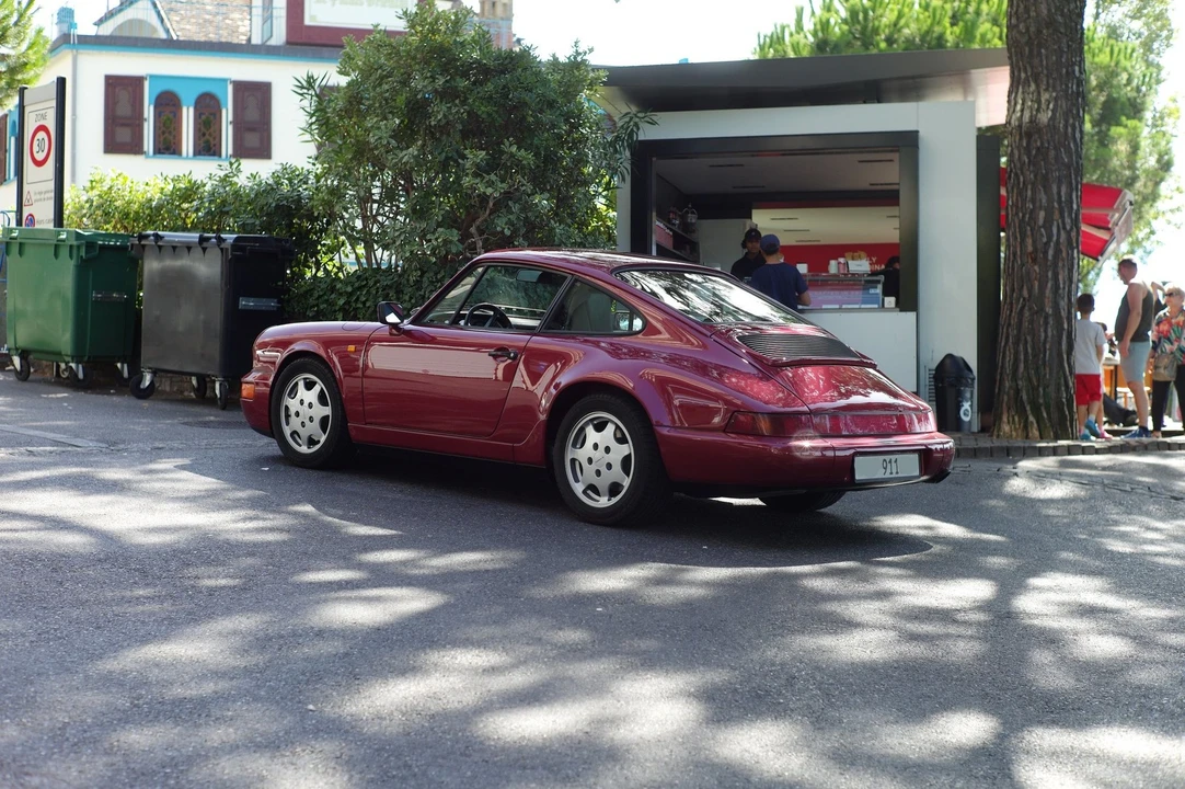 1989 Porsche 964 Carrera 4 - Image 2 of 5