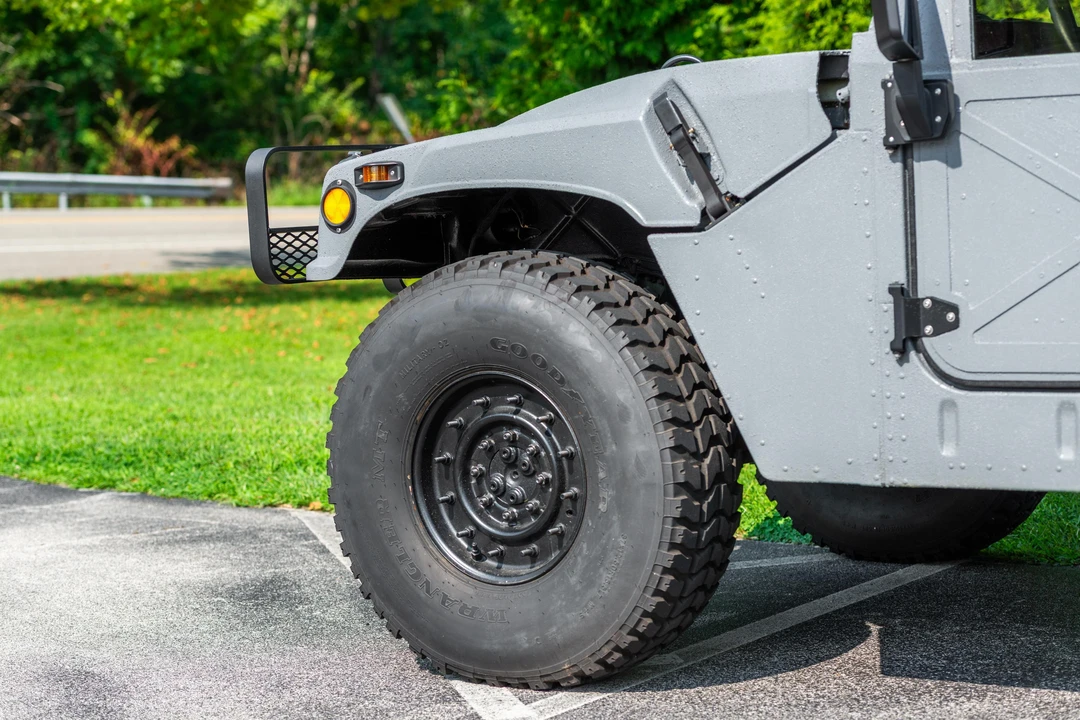 1989 AM General Hummer - Image 28 of 31