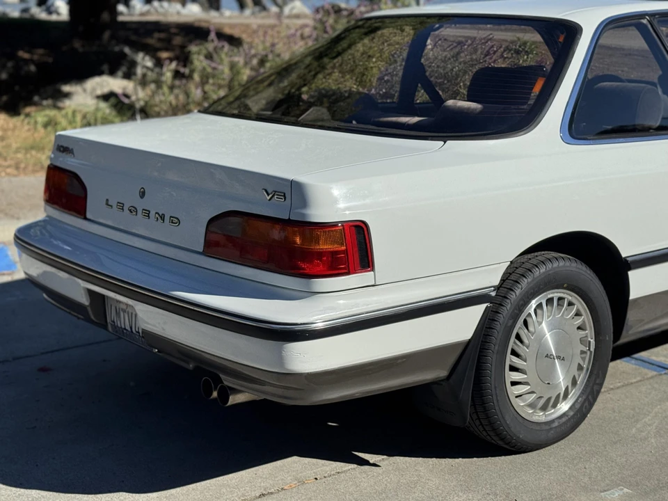 1989 Acura Legend 1st Gen - Image 18 of 31