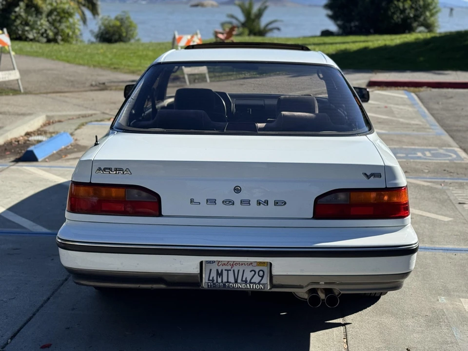 1989 Acura Legend 1st Gen - Image 10 of 31