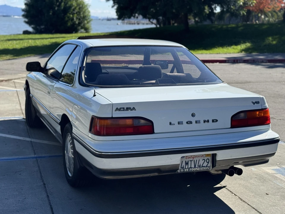 1989 Acura Legend 1st Gen - Image 11 of 31