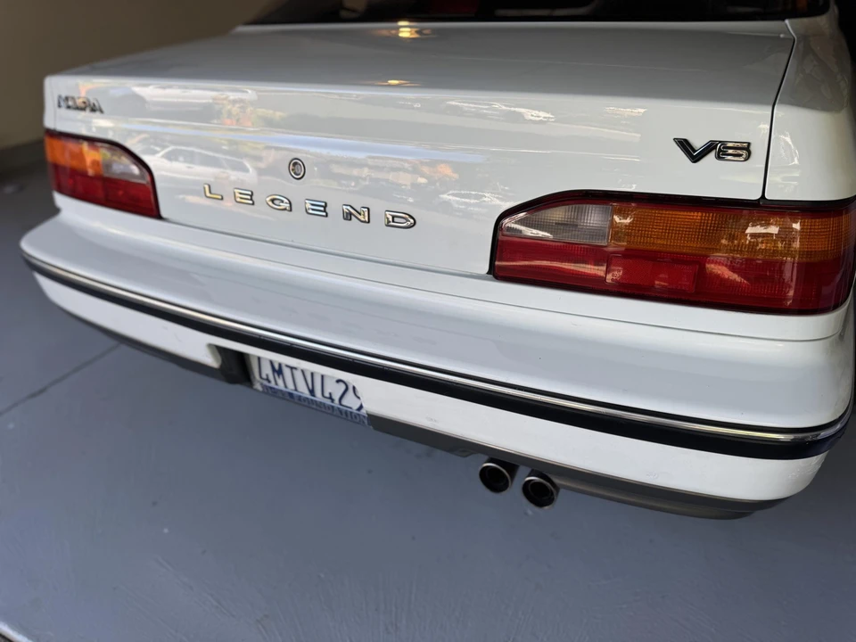 1989 Acura Legend 1st Gen - Image 19 of 31