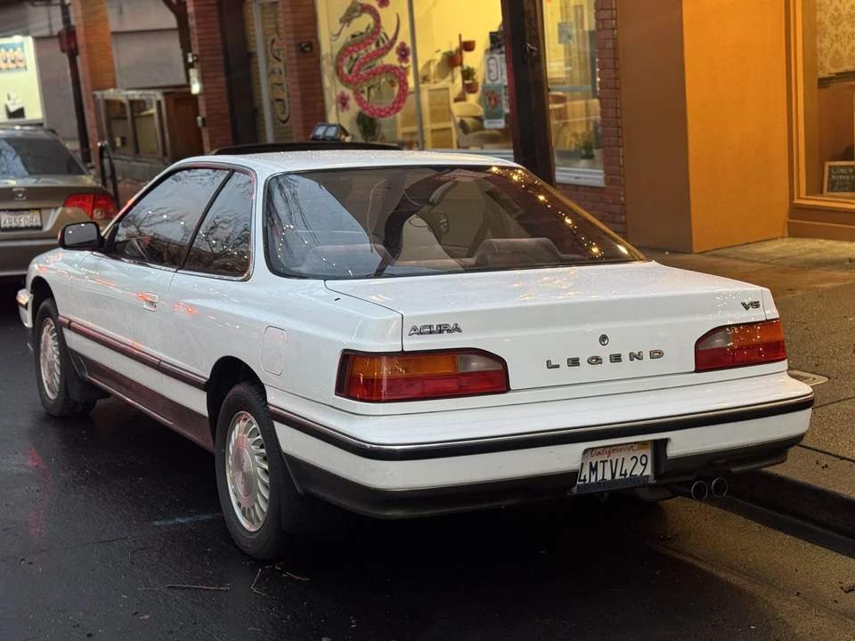 1989 Acura Legend 1st Gen - Image 12 of 31