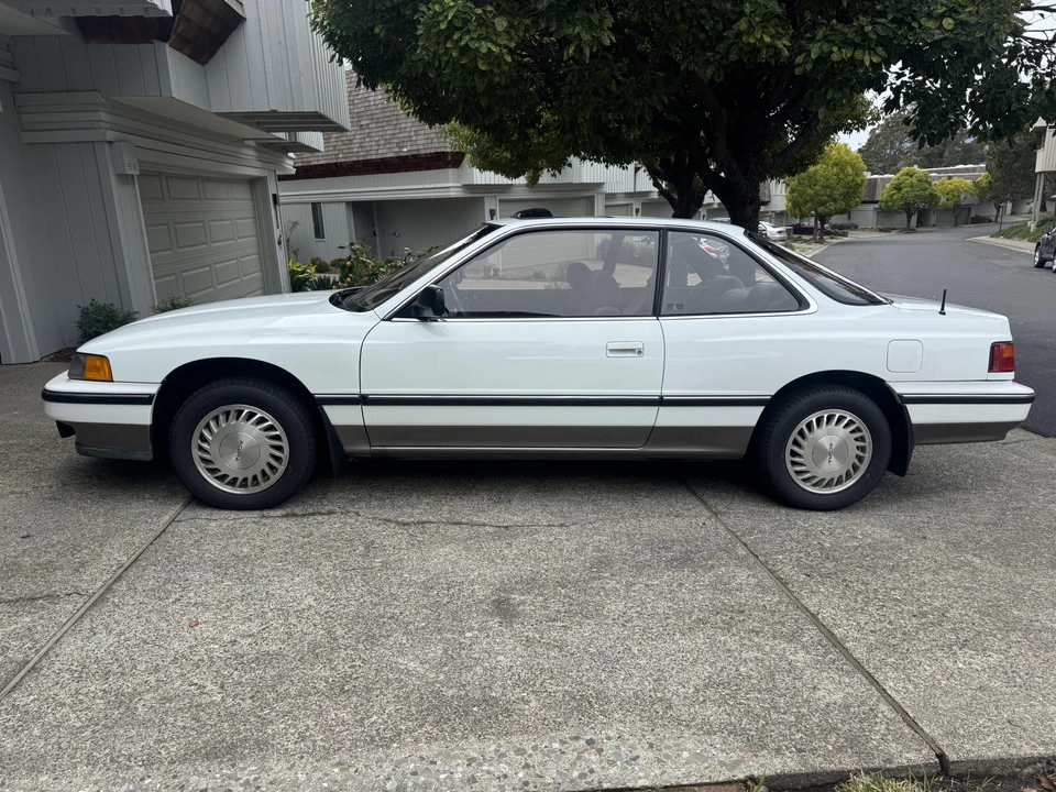 1989 Acura Legend 1st Gen - Image 13 of 31