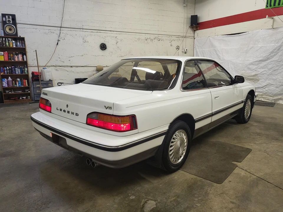 1989 Acura Legend 1st Gen - Image 15 of 31