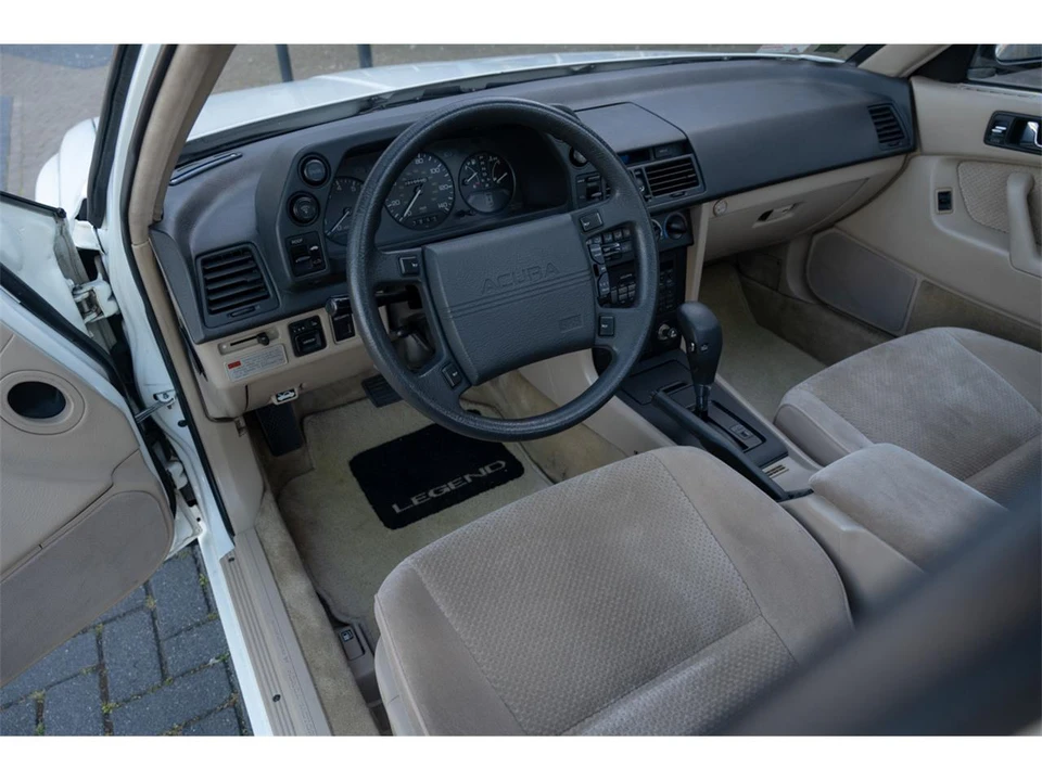 1989 Acura Legend 1st Gen - Image 6 of 11