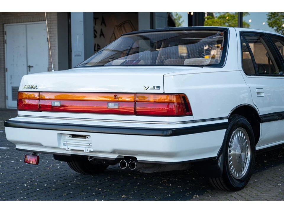1989 Acura Legend 1st Gen - Image 4 of 11