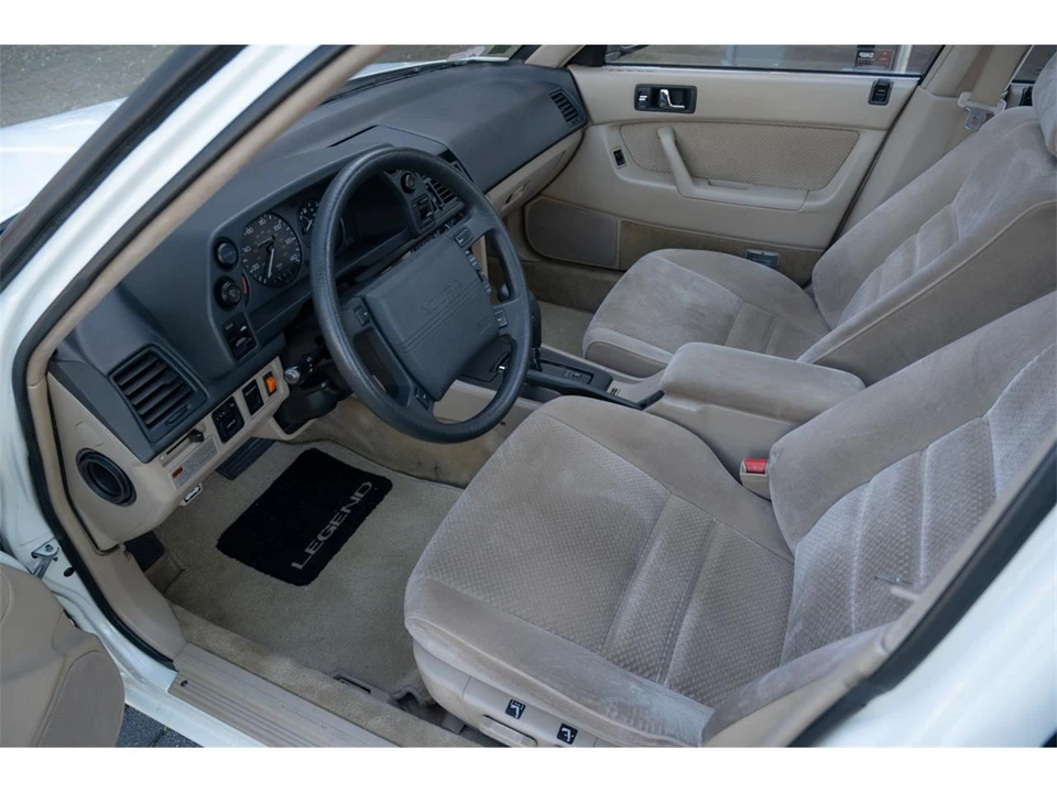 1989 Acura Legend 1st Gen - Image 7 of 11