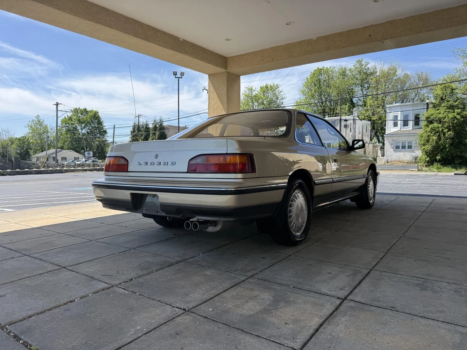 1989 Acura Legend 1st Gen - Image 15 of 31