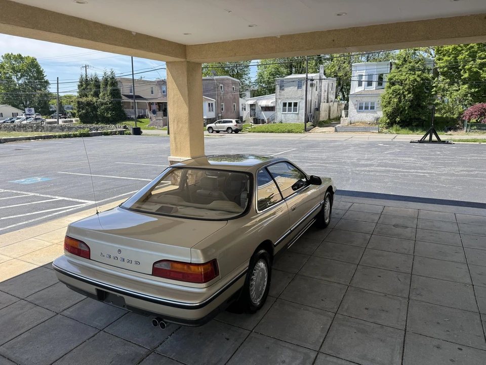1989 Acura Legend 1st Gen - Image 12 of 31