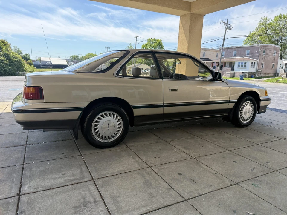 1989 Acura Legend 1st Gen - Image 18 of 31