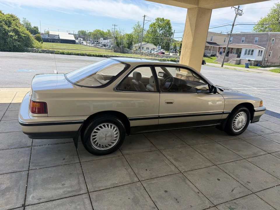 1989 Acura Legend 1st Gen - Image 17 of 31