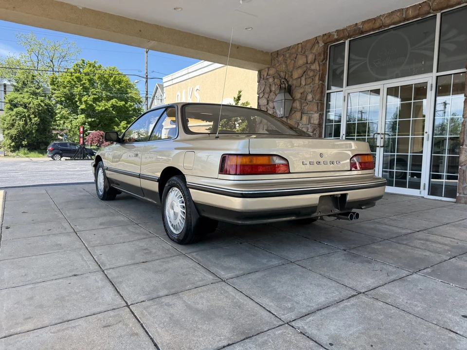 1989 Acura Legend 1st Gen - Image 7 of 31