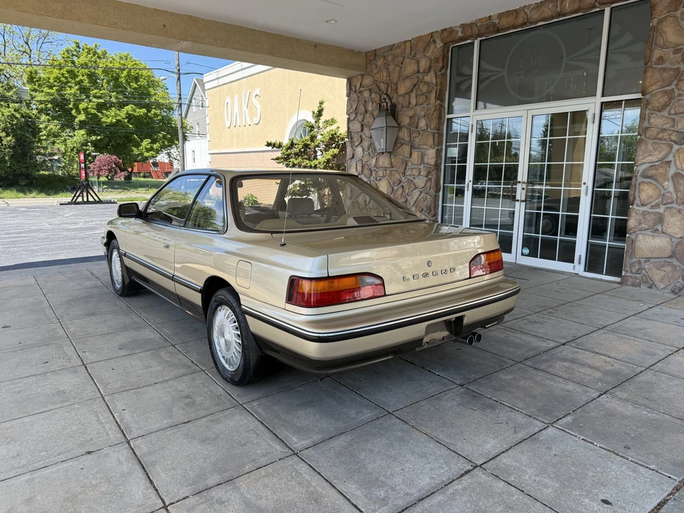 1989 Acura Legend 1st Gen - Image 8 of 31