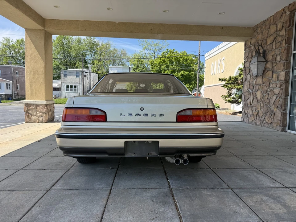 1989 Acura Legend 1st Gen - Image 10 of 31