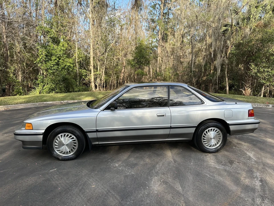 1989 Acura Legend 1st Gen - Image 25 of 31