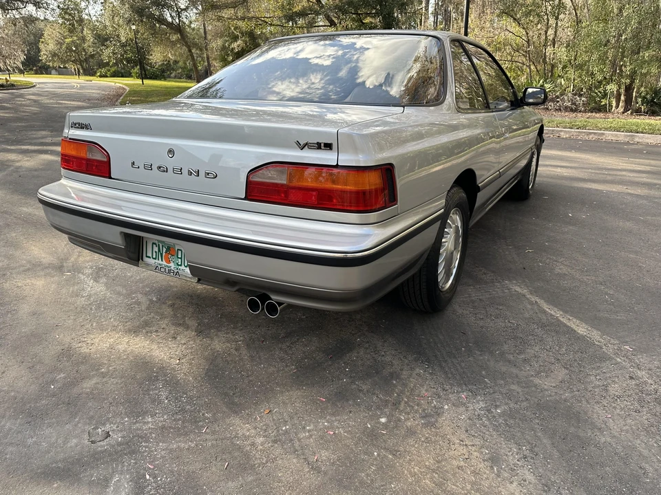1989 Acura Legend 1st Gen - Image 16 of 31