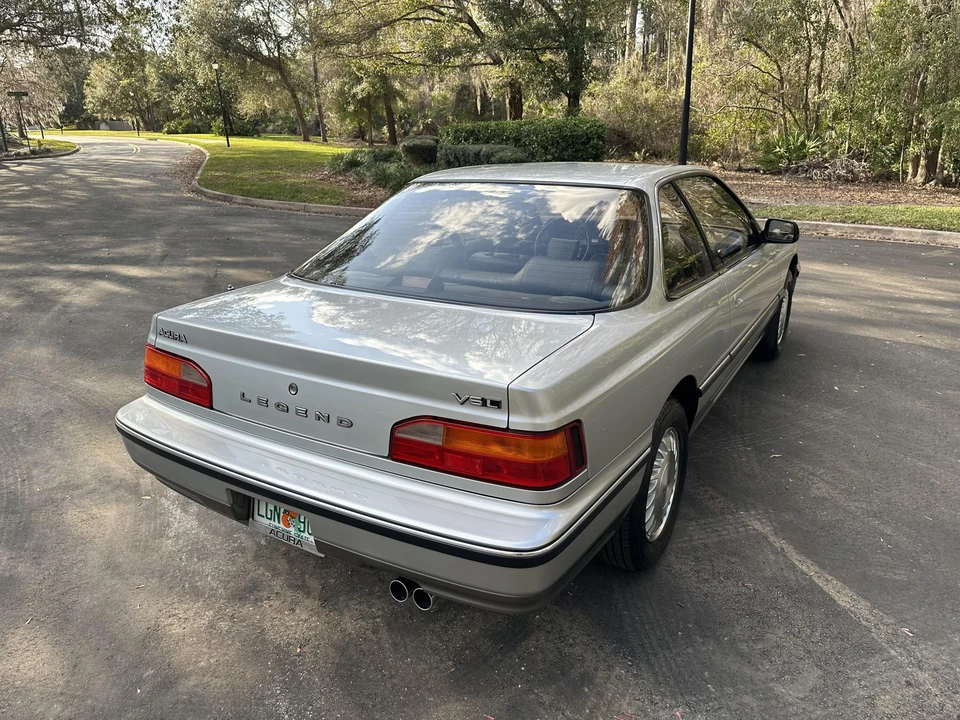 1989 Acura Legend 1st Gen - Image 15 of 31