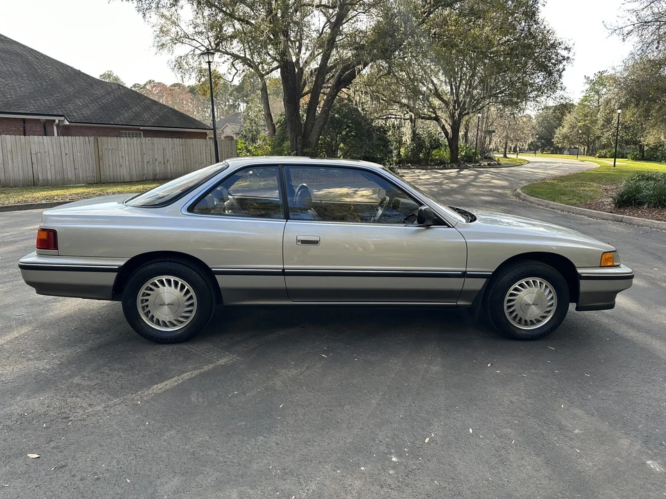 1989 Acura Legend 1st Gen - Image 11 of 31
