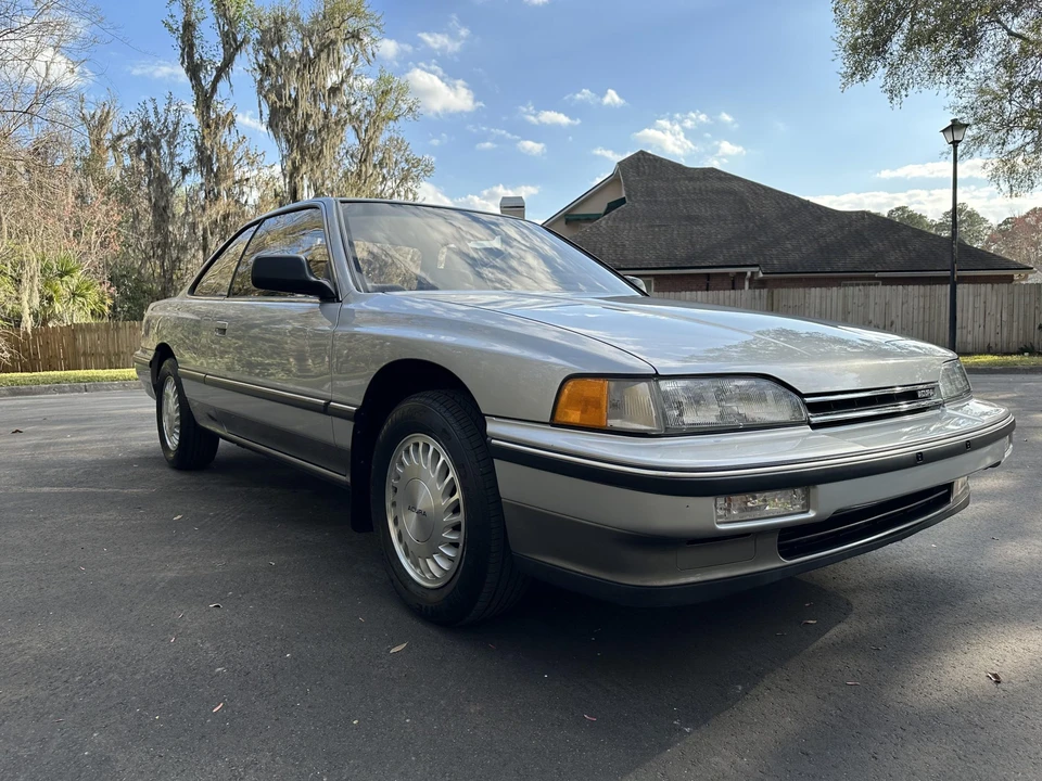 1989 Acura Legend 1st Gen - Image 9 of 31