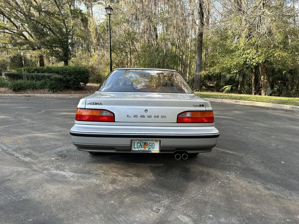 1989 Acura Legend 1st Gen - Image 17 of 31