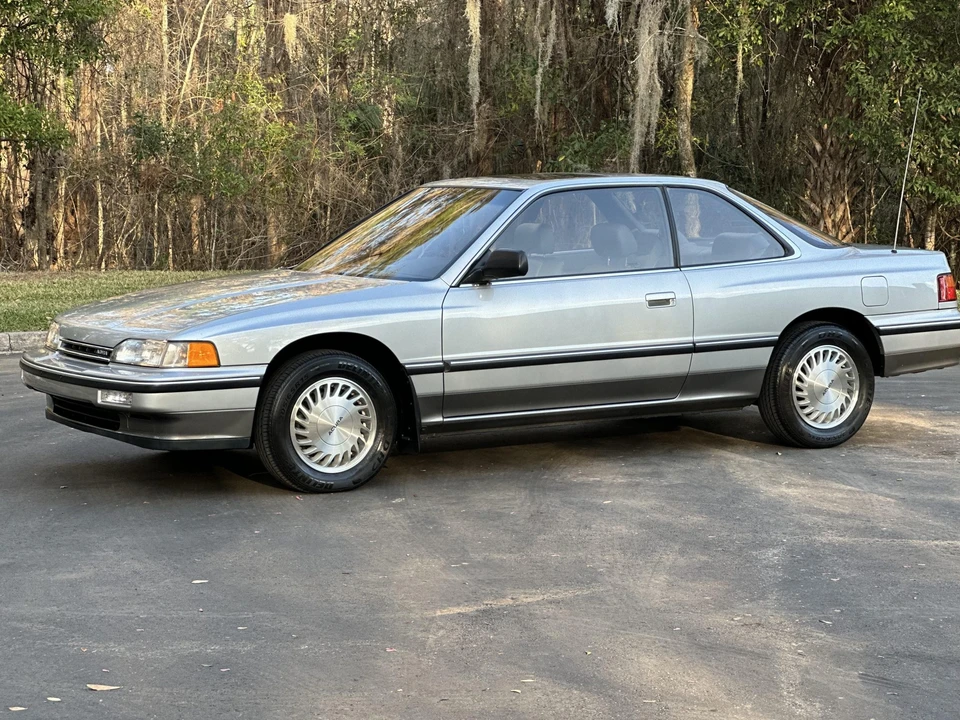 1989 Acura Legend 1st Gen - Image 27 of 31