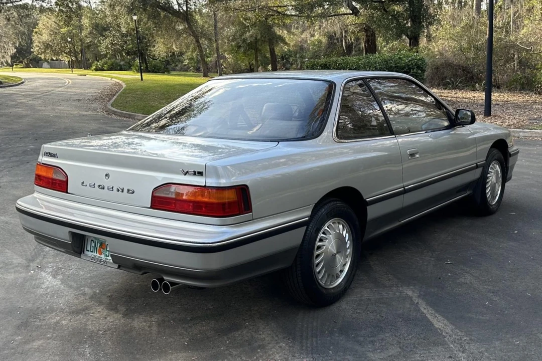 1989 Acura Legend 1st Gen - Image 14 of 31