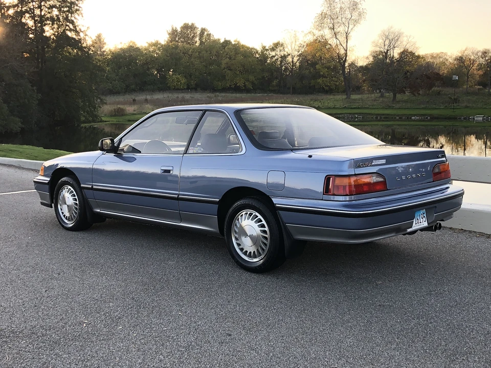 1989 Acura Legend 1st Gen - Image 17 of 31