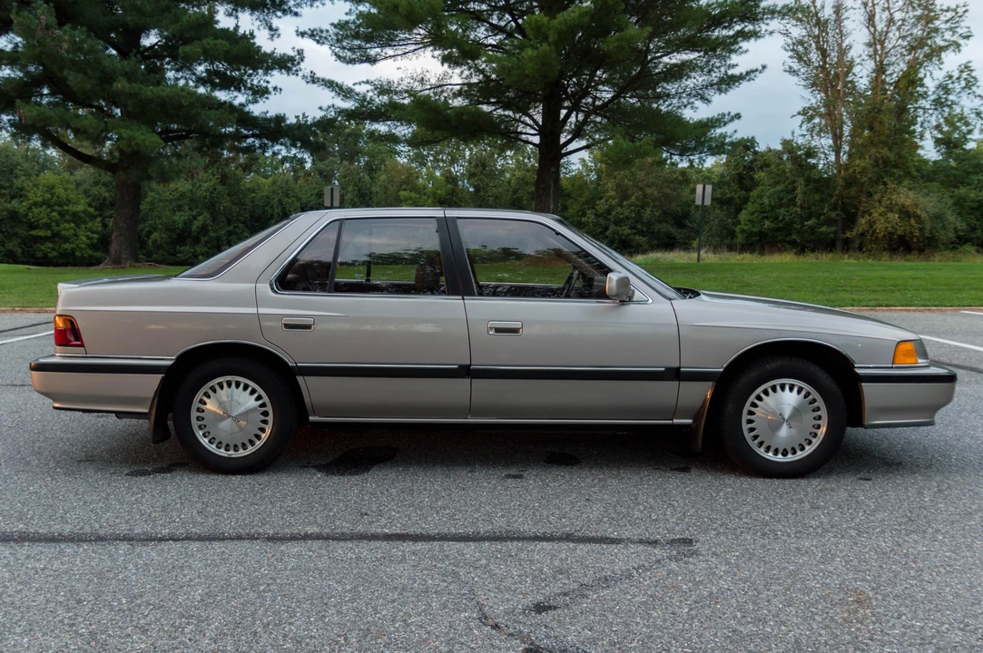 1989 Acura Legend 1st Gen - Image 15 of 31