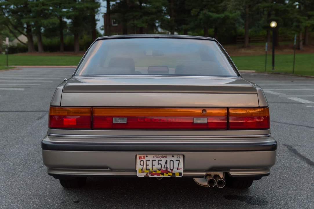 1989 Acura Legend 1st Gen - Image 13 of 31