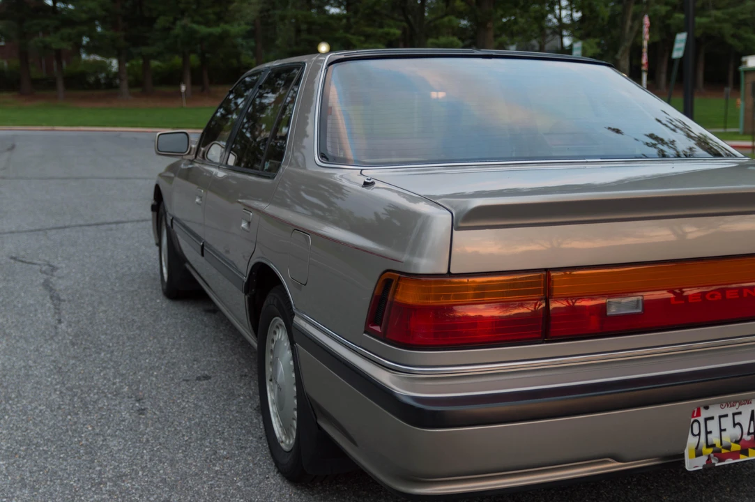 1989 Acura Legend 1st Gen - Image 21 of 31