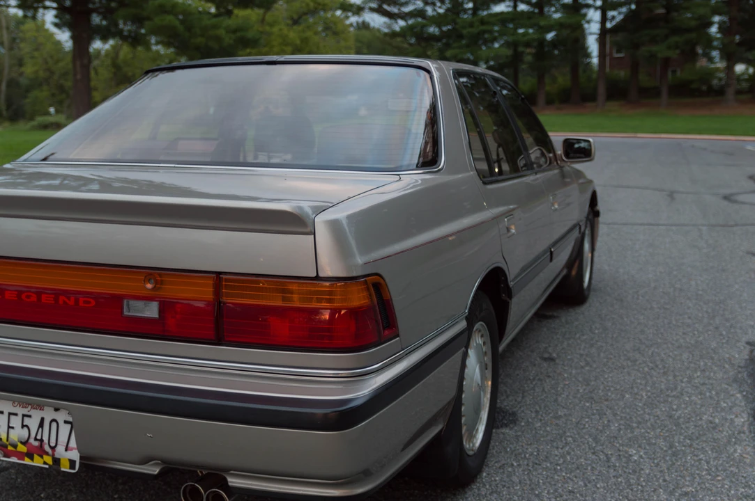 1989 Acura Legend 1st Gen - Image 25 of 31