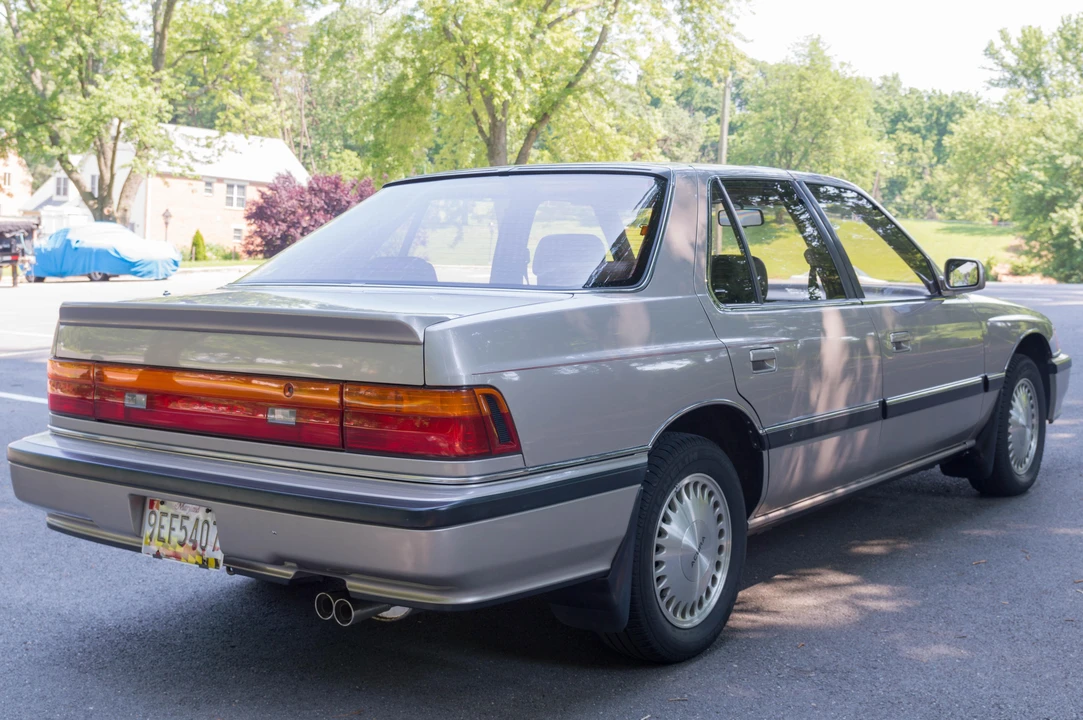 1989 Acura Legend 1st Gen - Image 14 of 31