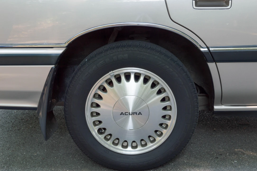 1989 Acura Legend 1st Gen - Image 25 of 31
