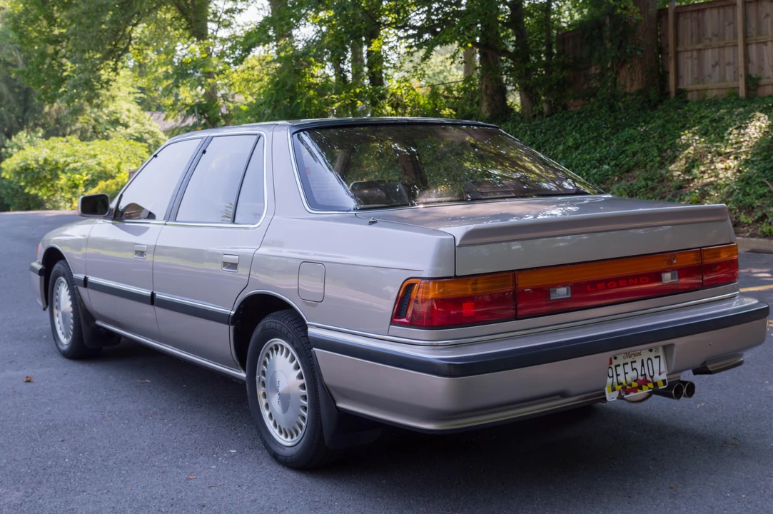 1989 Acura Legend 1st Gen - Image 4 of 31