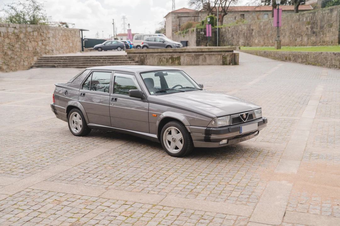 1989 Alfa Romeo 75/Milano - Image 2 of 31