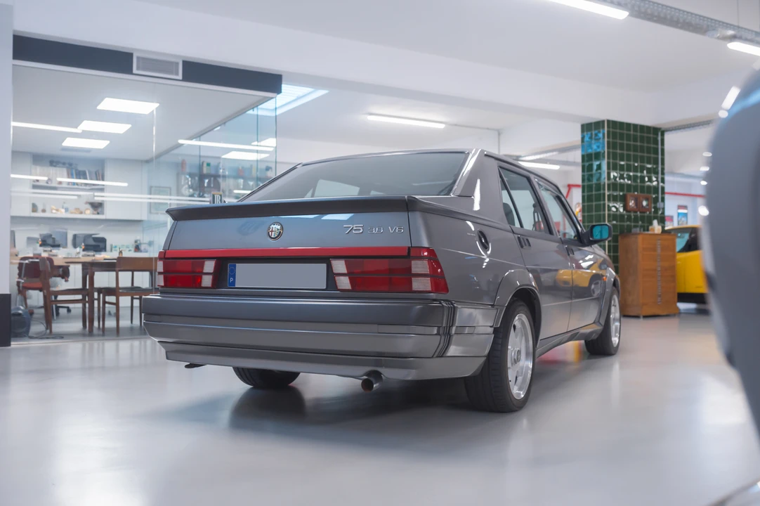 1989 Alfa Romeo 75/Milano - Image 10 of 31