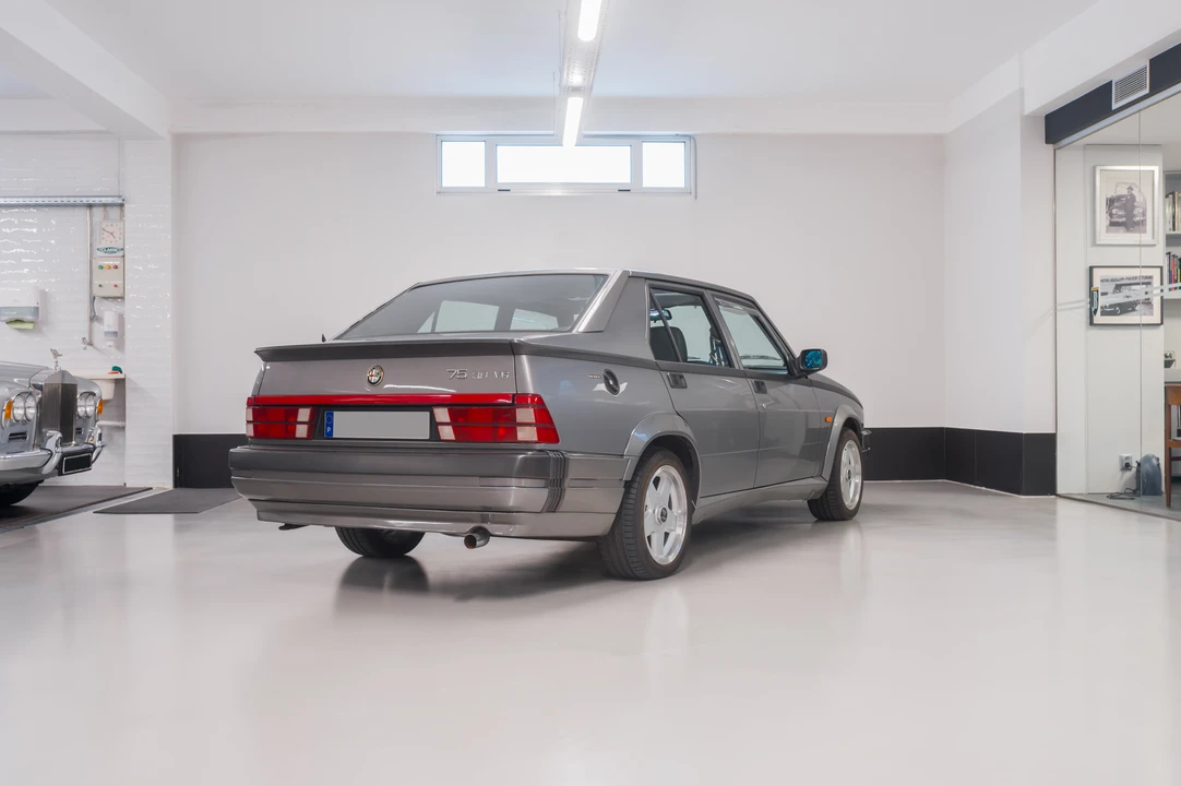 1989 Alfa Romeo 75/Milano - Image 11 of 31