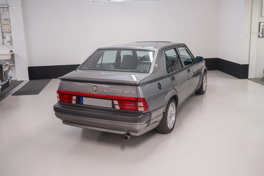 1989 Alfa Romeo 75/Milano - Image 12 of 31