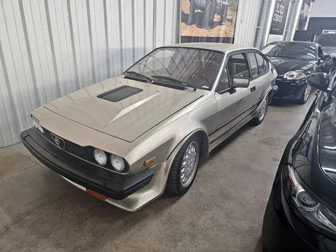 1989 Alfa Romeo GTV6 Base