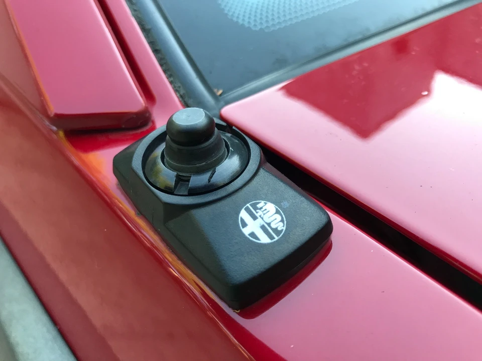 1989 Alfa Romeo 75/Milano - Image 30 of 31