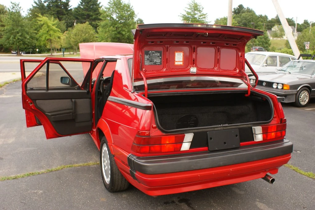 1989 Alfa Romeo 75/Milano - Image 18 of 31