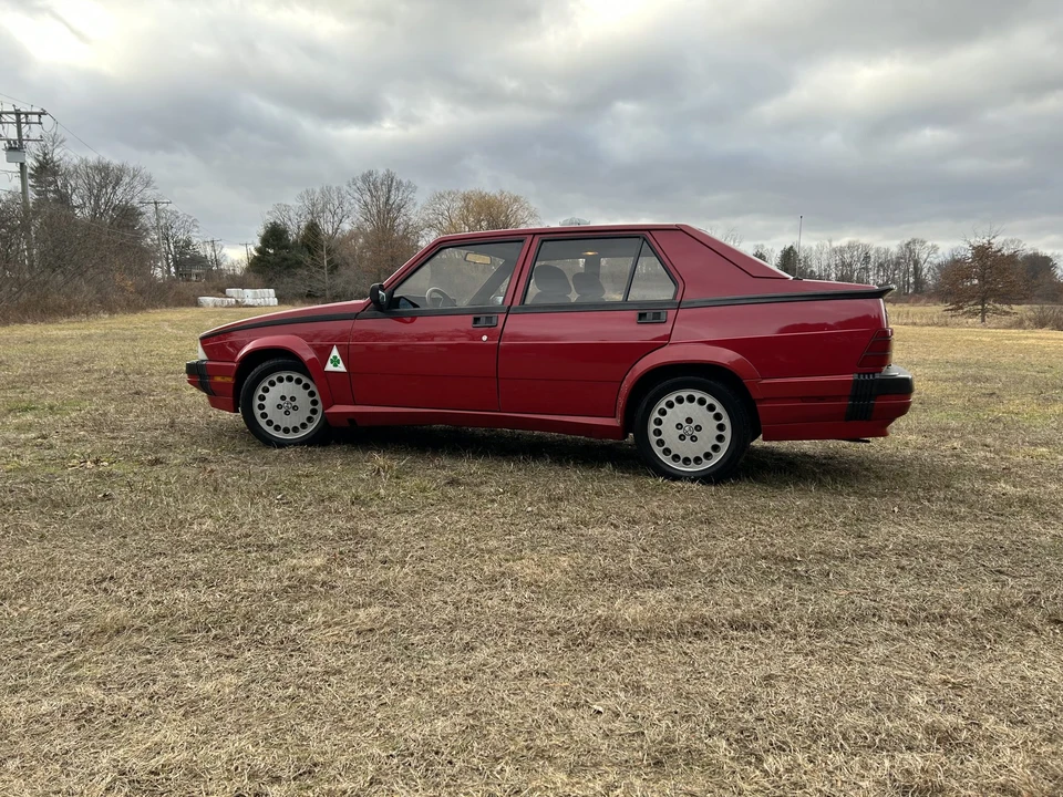 1989 Alfa Romeo 75/Milano - Image 9 of 31