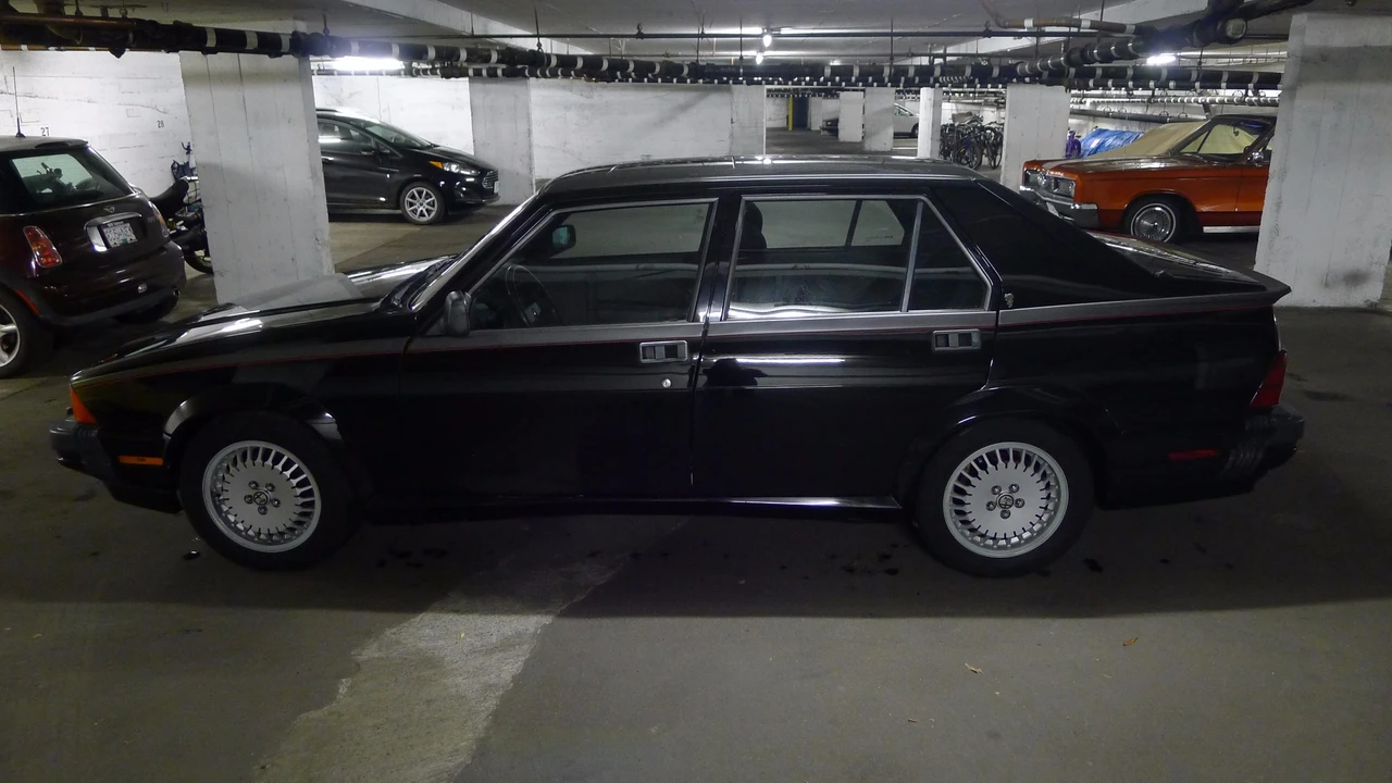 1989 Alfa Romeo 75/Milano - Image 23 of 31